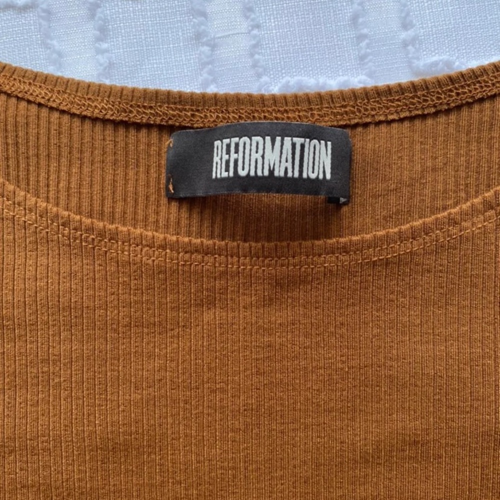 Reformation Ribbed Short Sleeve Dress in Rust - Picture 4 of 4